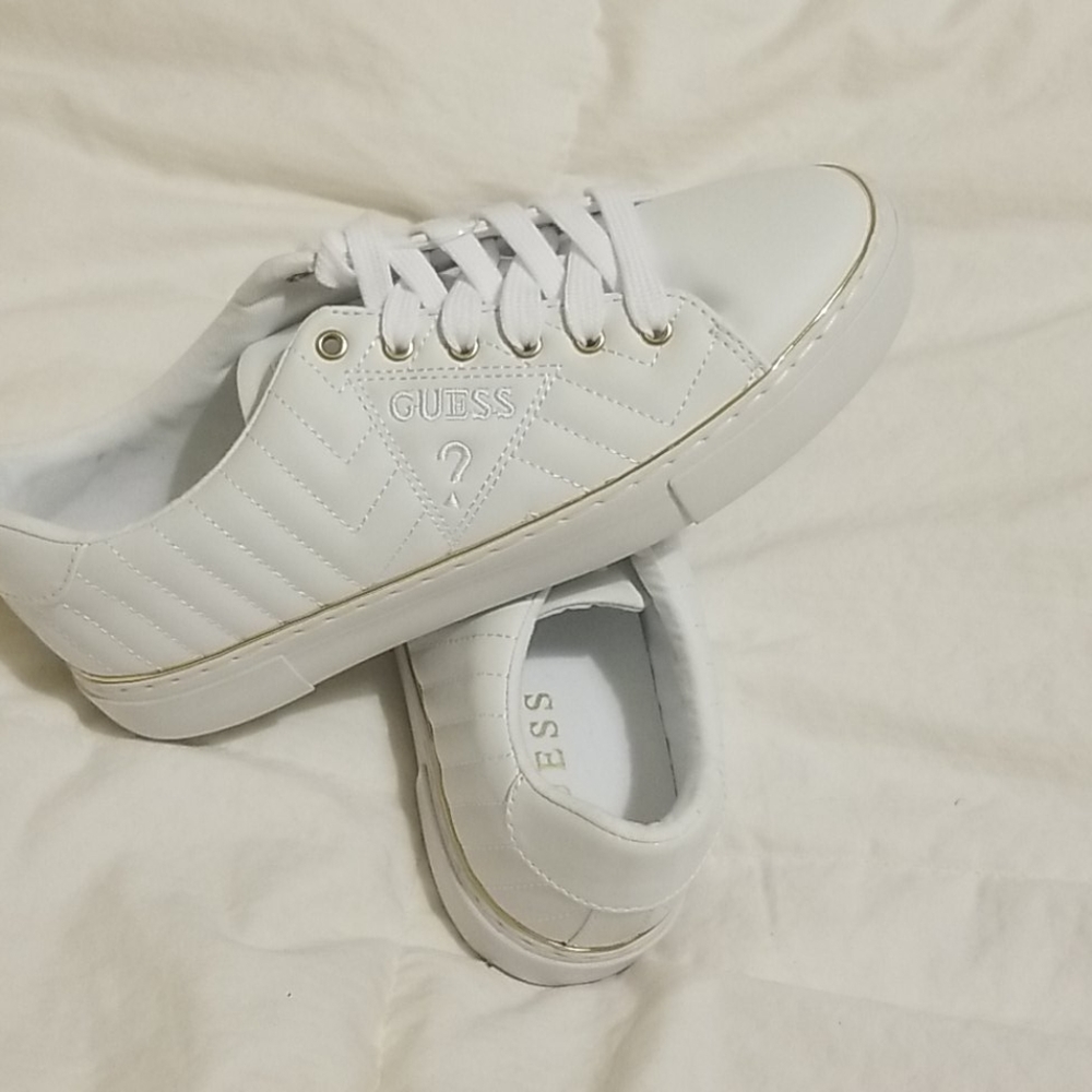 Guess ? - Picture 4 of 4